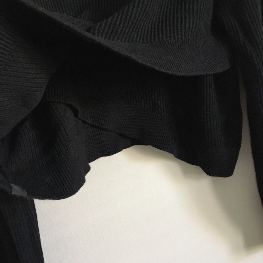 lululemon | black knit crop sweater, so comfy! - Picture 6 of 12